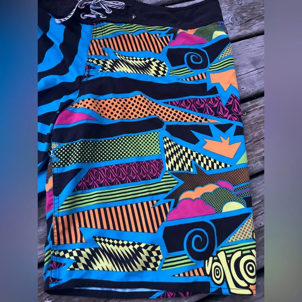 Men's Volcom Swim Trunks Vibrant Blue & Neons Multi-Print Board Shorts Large